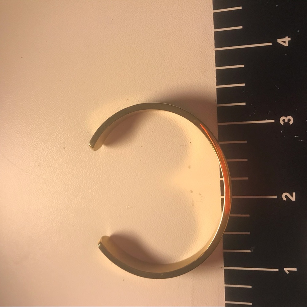Golden bangle brandnew - Picture 5 of 5